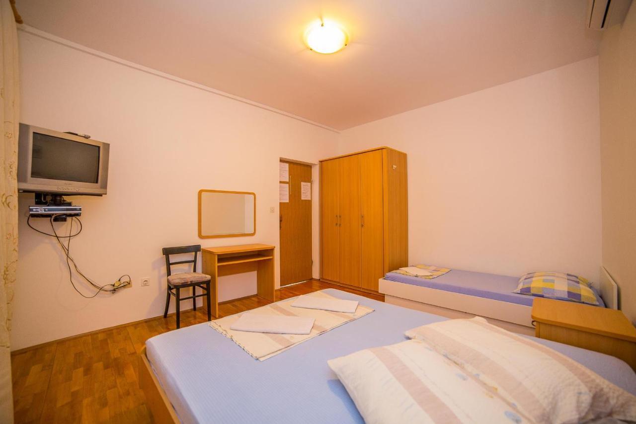 לוקבה Apartments Emil מראה חיצוני תמונה