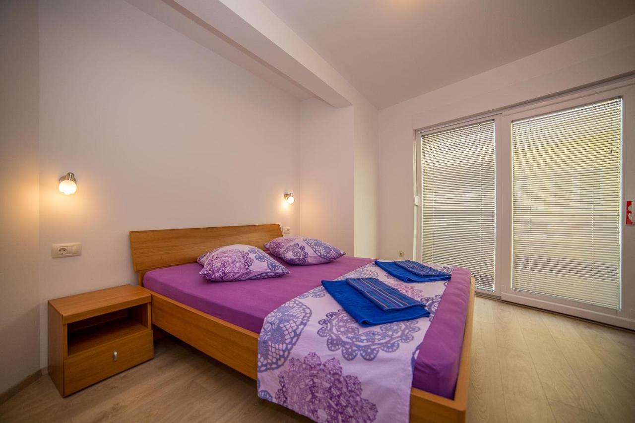 לוקבה Apartments Emil מראה חיצוני תמונה