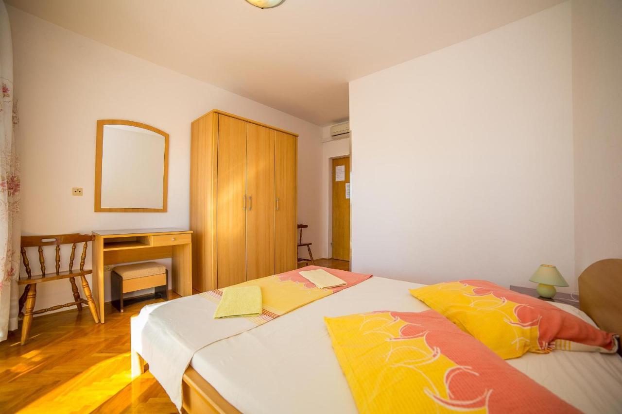 לוקבה Apartments Emil מראה חיצוני תמונה