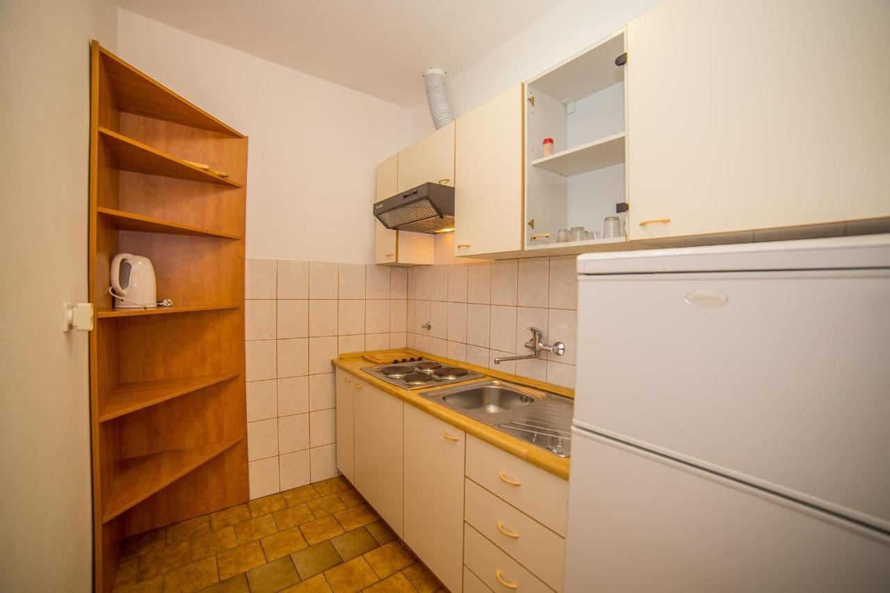 לוקבה Apartments Emil מראה חיצוני תמונה