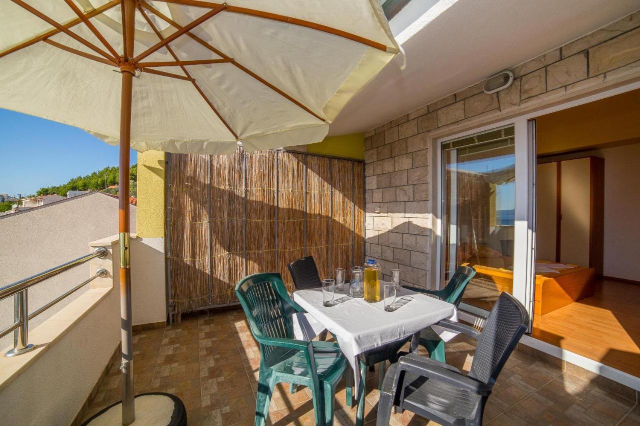לוקבה Apartments Emil מראה חיצוני תמונה