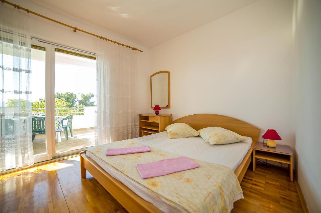 לוקבה Apartments Emil מראה חיצוני תמונה