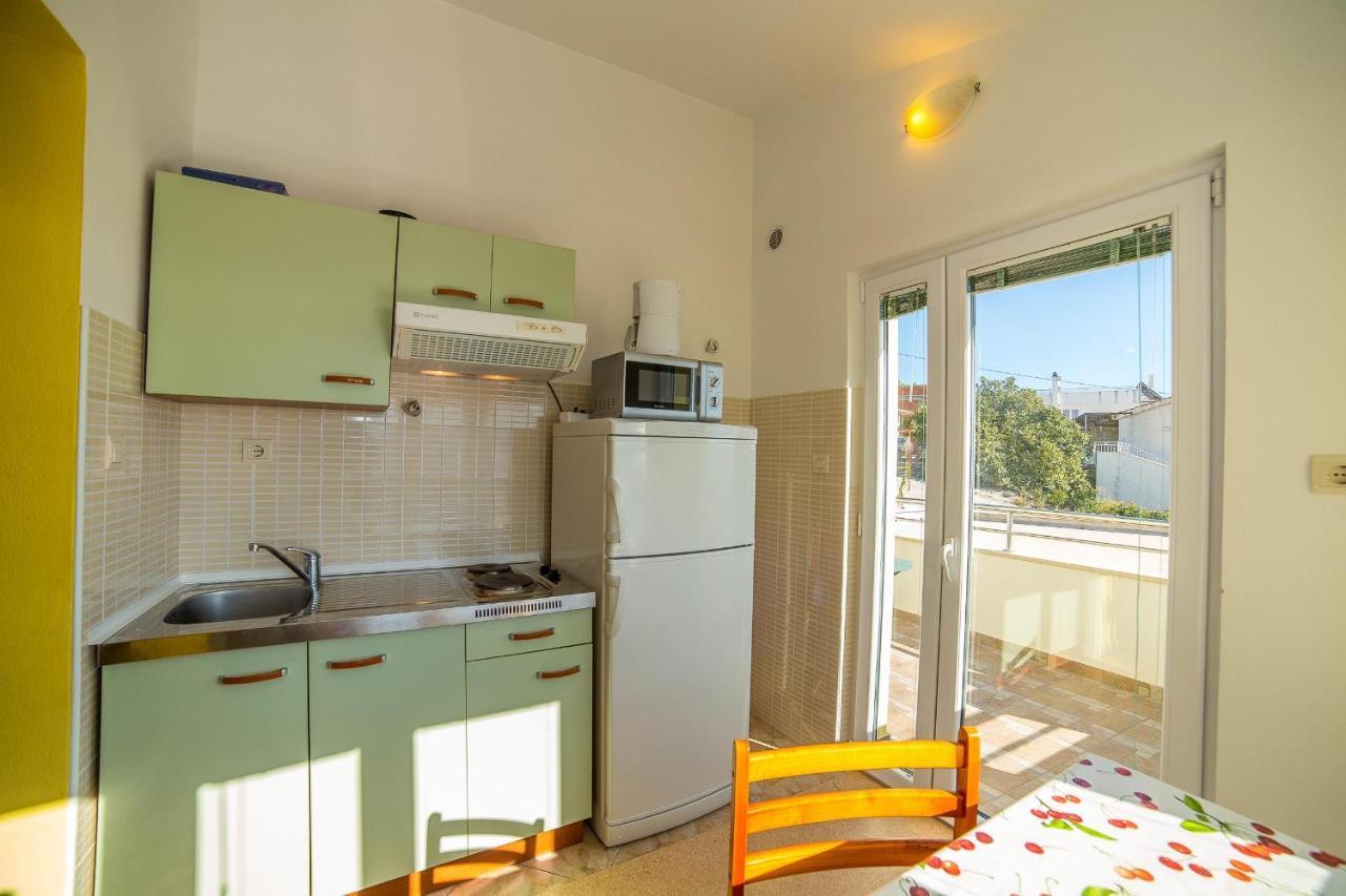 לוקבה Apartments Emil מראה חיצוני תמונה