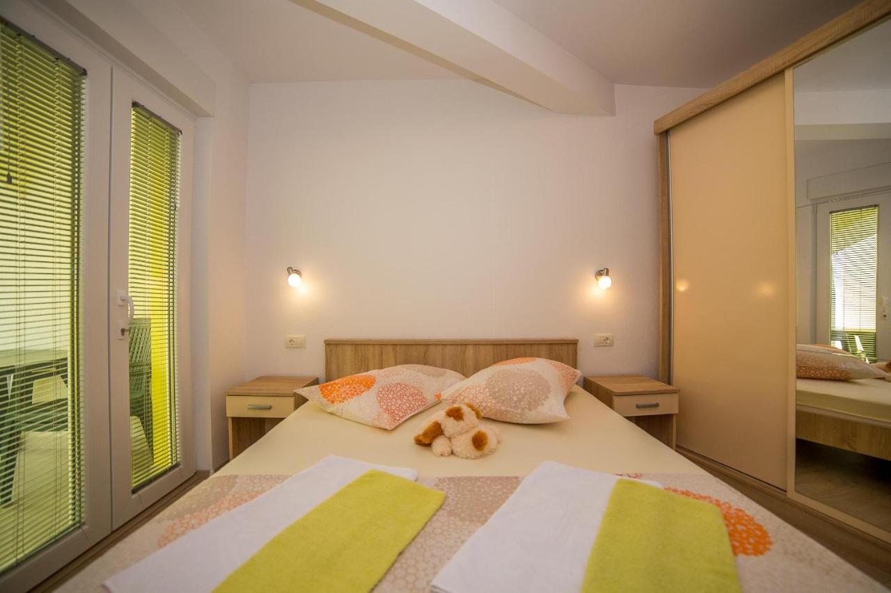 לוקבה Apartments Emil מראה חיצוני תמונה